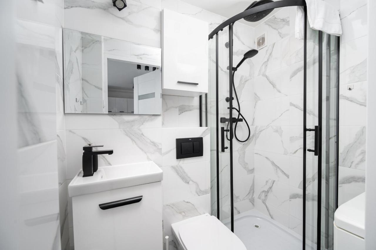 Wierzbno Modern Апартаменти